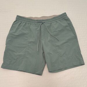 LULULEMON Mens Green Linerless Train Shorts 9” Inseam Gym Lift Beach Vacation XL